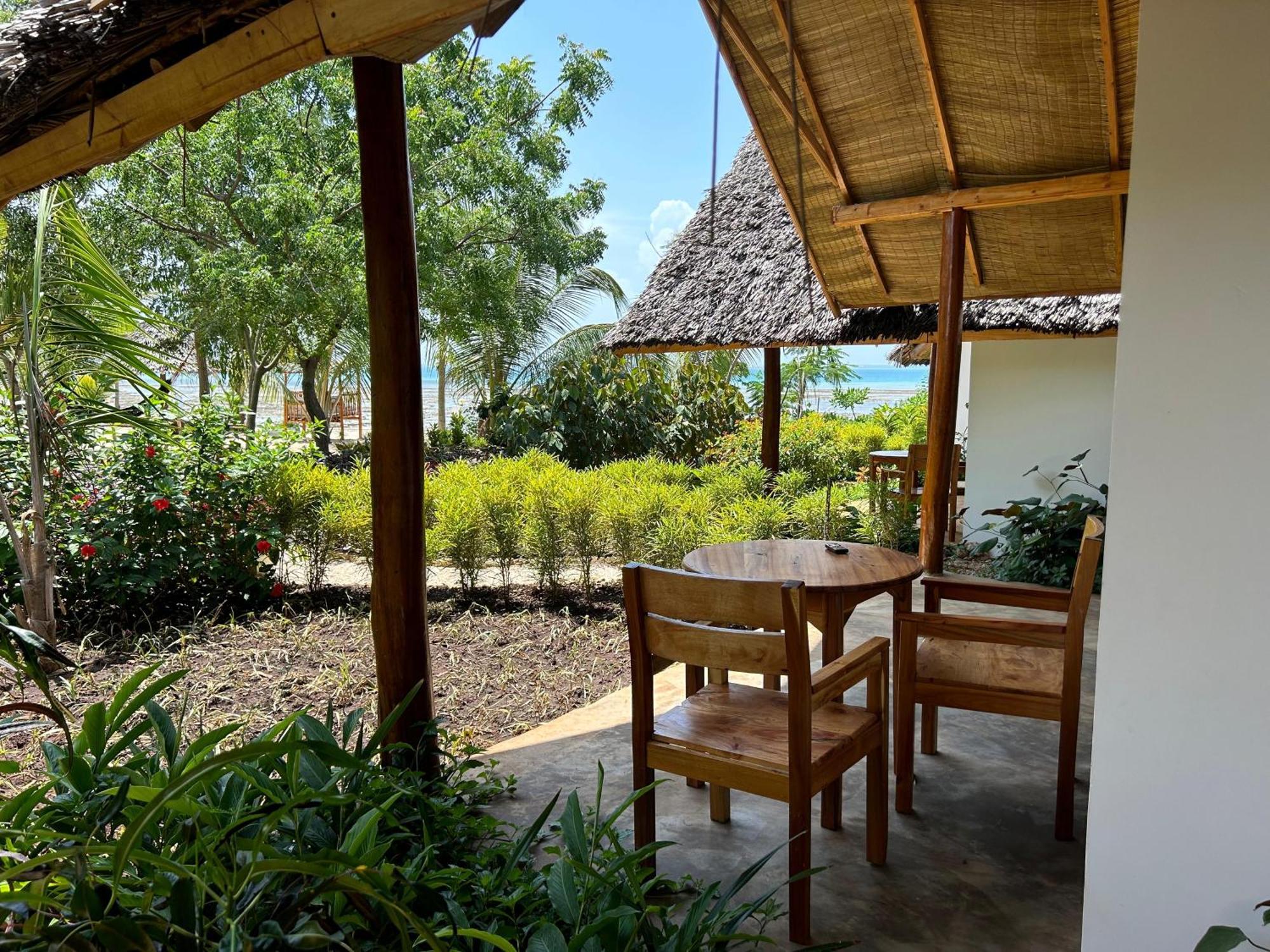 Kidoti Bay Hotel Exterior photo